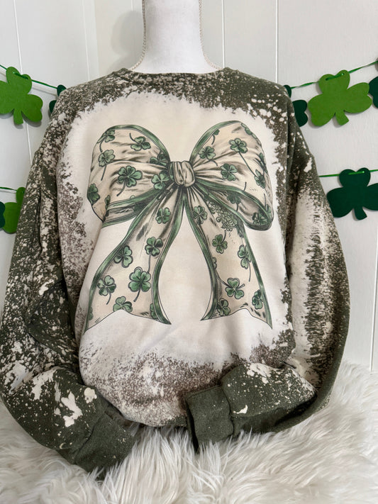 Bleached clover bow